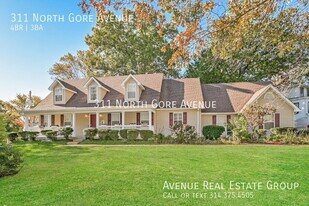 311 N Gore Ave in Webster Groves, MO - Building Photo