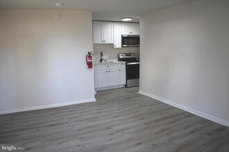 7330 Sycamore Ave in Elkins Park, PA - Building Photo - Building Photo