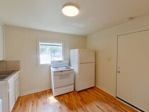 3632 E 31st St S in Wichita, KS - Building Photo - Building Photo