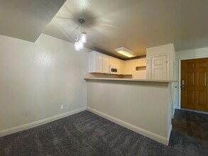 2909 Huntington Blvd in Fresno, CA - Building Photo - Building Photo