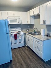 BC - Broadbay Crossings in Winston-Salem, NC - Building Photo - Interior Photo