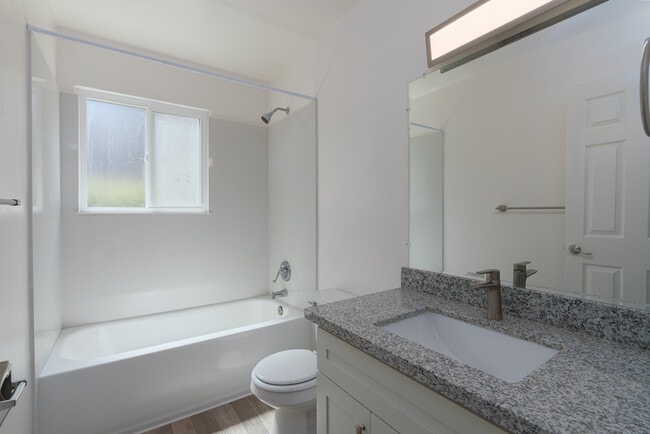 Sierra Gardens in Roseville, CA - Building Photo - Interior Photo