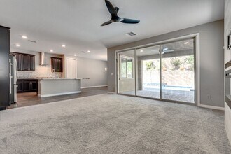 12380 Notch Trail Ave in Las Vegas, NV - Foto de edificio - Building Photo