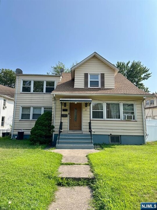 23 Trimble Ave in Clifton, NJ - Building Photo