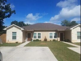 3710 Mandy Dr in Granbury, TX - Building Photo