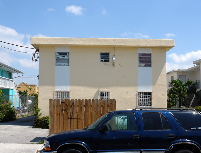 1529 SW 4th St in Miami, FL - Building Photo - Building Photo