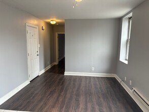 808 S 6th St in Philadelphia, PA - Building Photo - Building Photo