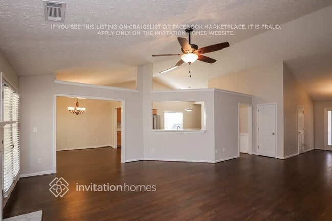 2010 Charleston Oak Cir in Lawrenceville, GA - Foto de edificio - Building Photo