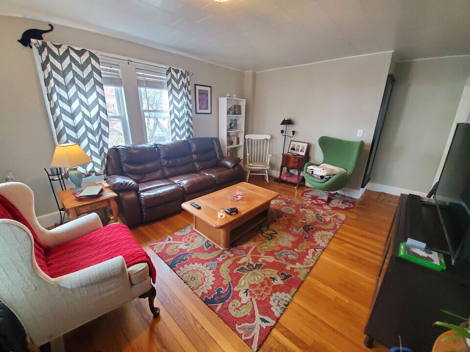 60 Litchfield St in Boston, MA - Building Photo