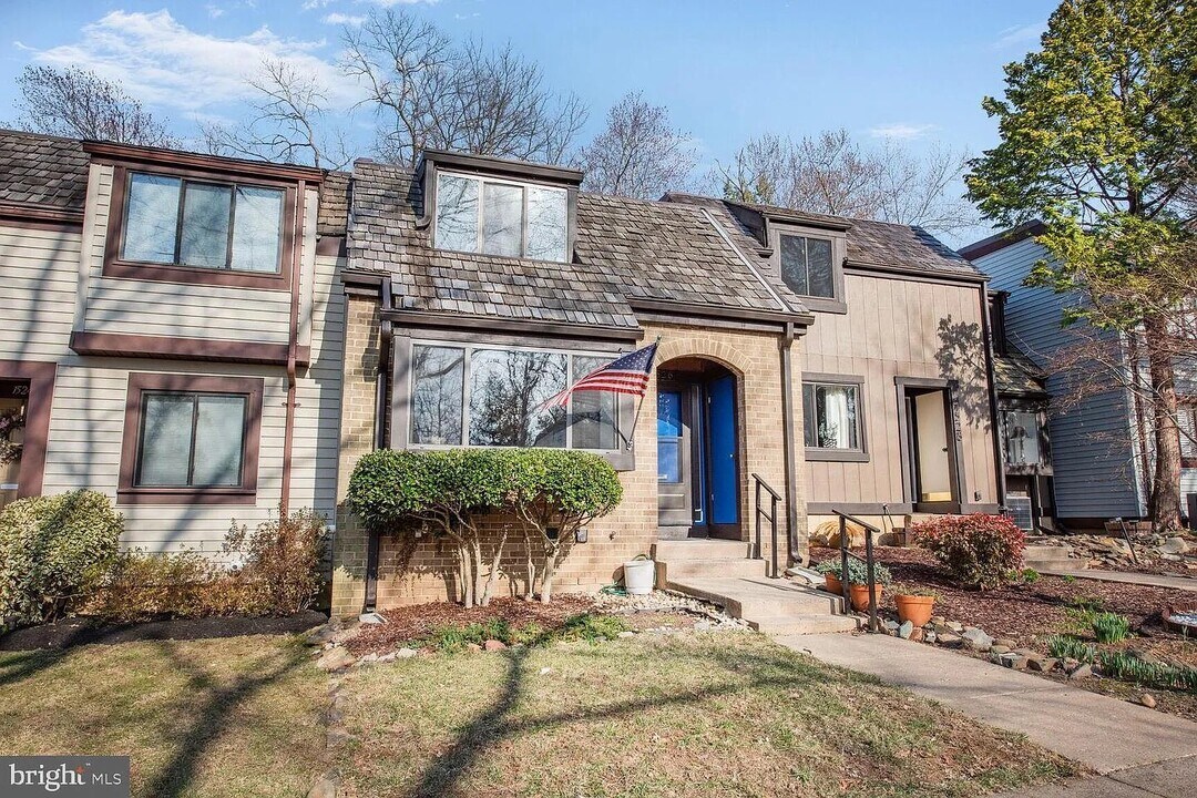 1526 Scandia Cir in Reston, VA - Building Photo