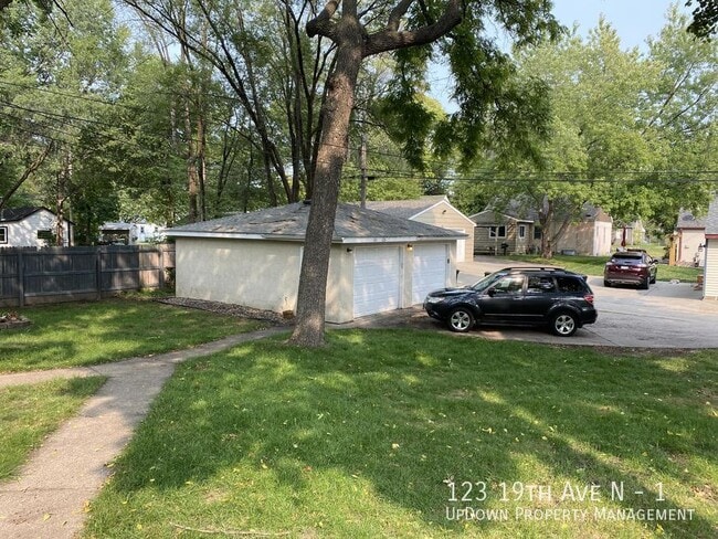 123 19th Ave N in Hopkins, MN - Building Photo - Building Photo