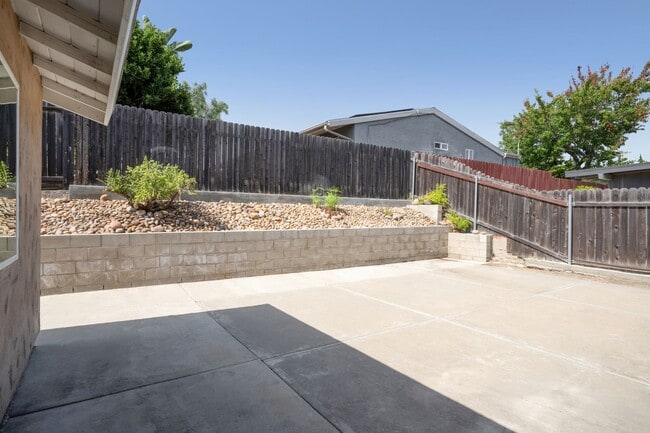 property at 5288 Manhasset Dr