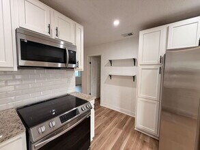 4009 Deleuil Ave in Tampa, FL - Building Photo - Building Photo