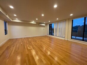 1616 Beacon St, Unit 3 in Brookline, MA - Building Photo - Building Photo