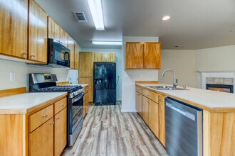 1923 NE Derek Dr in Bend, OR - Building Photo - Building Photo