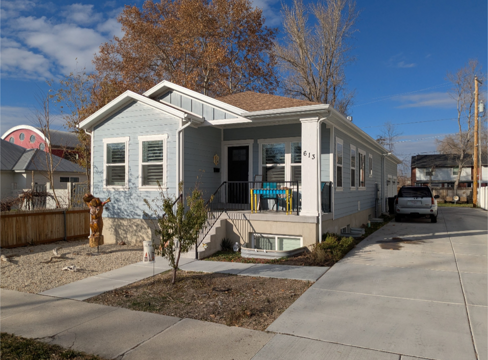 613 E 8800 S in Sandy, UT - Foto de edificio