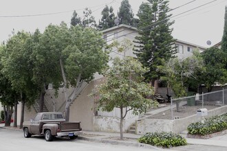 735 W. 2nd St. in San Pedro, CA - Building Photo - Building Photo