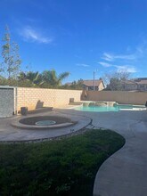 1229 Amaryllis Way in Corona, CA - Foto de edificio - Building Photo