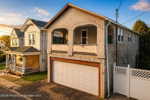 83 Spring St in Carbondale, PA - Building Photo