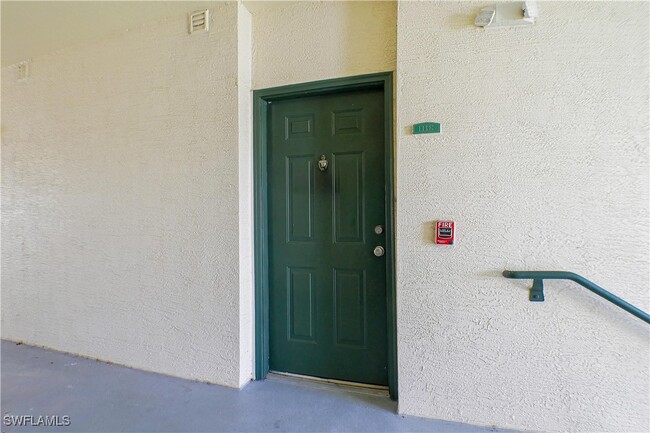 11530 Villa Grand in Ft. Myers, FL - Foto de edificio - Building Photo