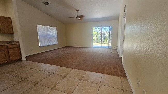 5549 W Oak Park Blvd in Homosassa, FL - Building Photo - Building Photo