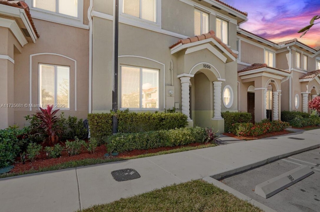 1006 SE 23rd Ave in Homestead, FL - Building Photo