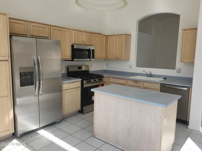 8252 W Willow Ave in Peoria, AZ - Building Photo - Building Photo