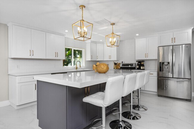 2500 NE 23rd St in Pompano Beach, FL - Building Photo - Building Photo