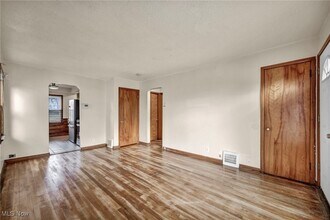 10213 Dove Ave in Cleveland, OH - Building Photo - Building Photo