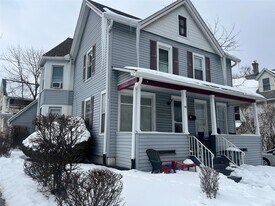 19 Walnut St in Binghamton, NY - Building Photo