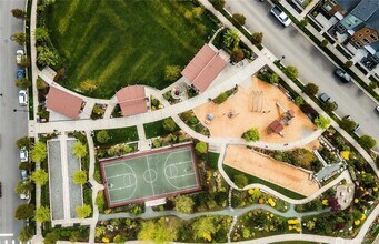 32683 Park Butte Ln in Black Diamond, WA - Foto de edificio - Building Photo