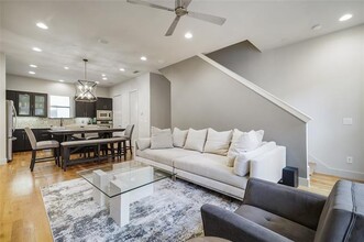 4618 Cedar Springs Rd in Dallas, TX - Building Photo - Building Photo