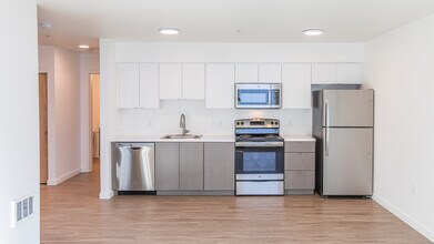 Douglas Grove in Gresham, OR - Building Photo - Building Photo