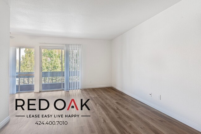 17830 Sherman Way in Los Angeles, CA - Building Photo - Building Photo