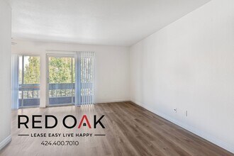 17830 Sherman Way in Los Angeles, CA - Building Photo - Building Photo