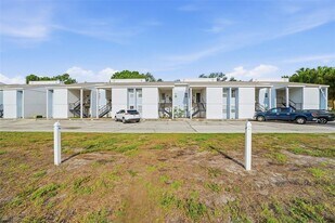 3821 N Oak Dr in Tampa, FL - Building Photo