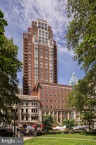 130 S 18th St in Philadelphia, PA - Building Photo