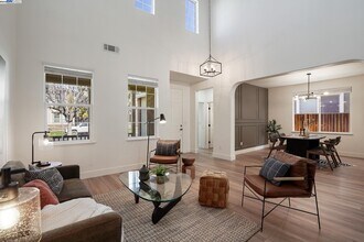 6646 Yellowstone Cir in Discovery Bay, CA - Building Photo - Building Photo