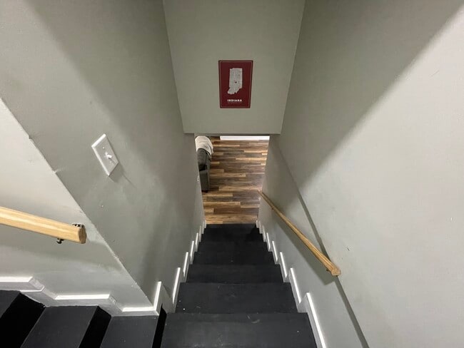 1521 S Randolph St, Unit Private Basement Unit in Indianapolis, IN - Foto de edificio - Building Photo
