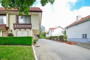 56 N Michigan Ave, Unit 2 in Pasadena, CA - Building Photo