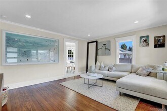 279 Fairview Ave in Bayport, NY - Foto de edificio - Building Photo