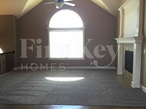 2004 Parkview Dr in Raymore, MO - Building Photo - Building Photo