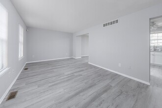 13 Brearly Dr in Sicklerville, NJ - Building Photo - Building Photo