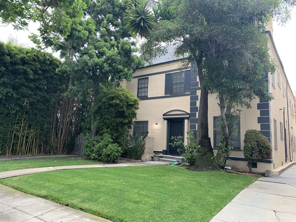 1508 1/2 S Sherbourne Dr in Los Angeles, CA - Building Photo