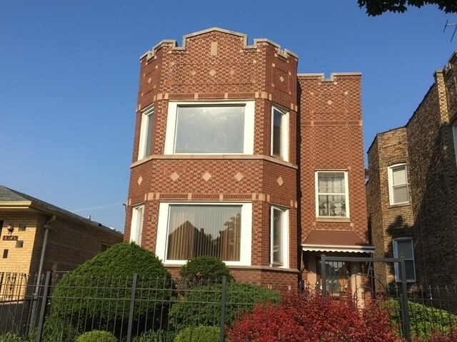 8347 S Peoria St in Chicago, IL - Building Photo