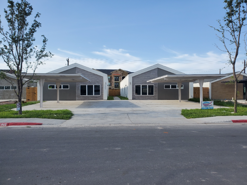 1305 E Iris Ave-Unit -4 in McAllen, TX - Foto de edificio