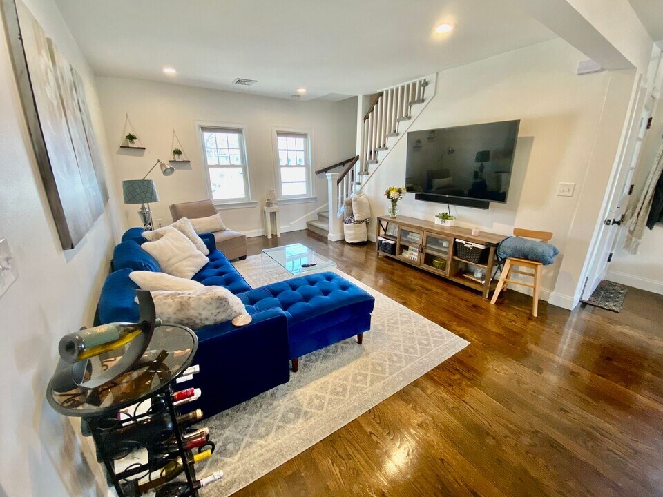 3 Conn St in Woburn, MA - Building Photo