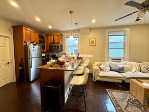 719 Parker St, Unit 1 in Boston, MA - Building Photo - Building Photo