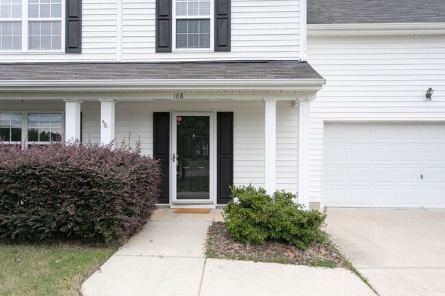 108 Berrydowns Drive in Morrisville, NC - Foto de edificio - Building Photo