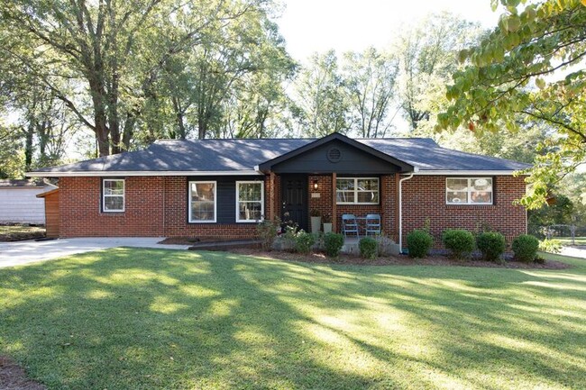 property at 335 Knottingham Dr